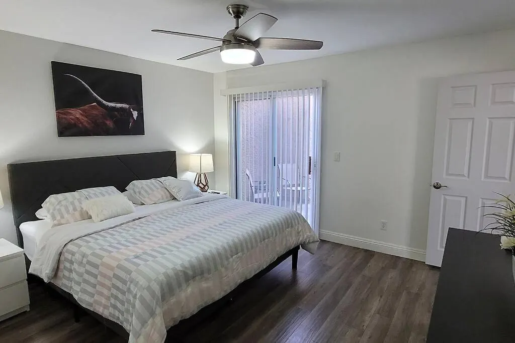 L - Fully Remodeled And Professionally Decorated Лас-Вегас Апартаменты