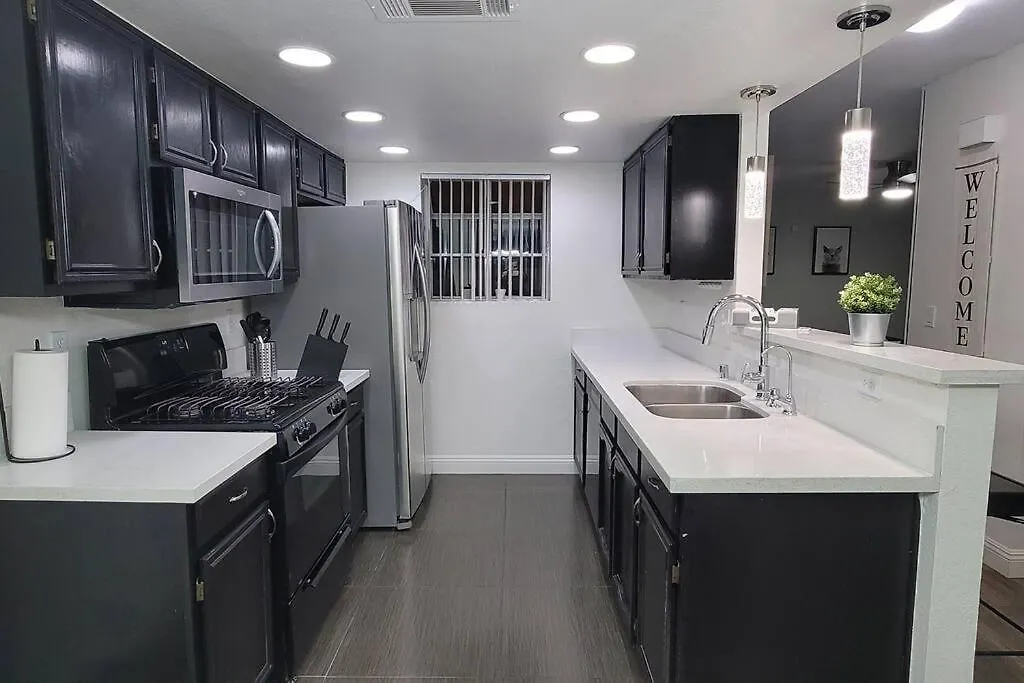 L - Fully Remodeled And Professionally Decorated Лас-Вегас США