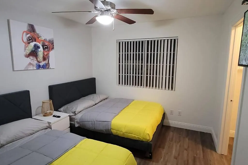 L - Fully Remodeled And Professionally Decorated Лас-Вегас